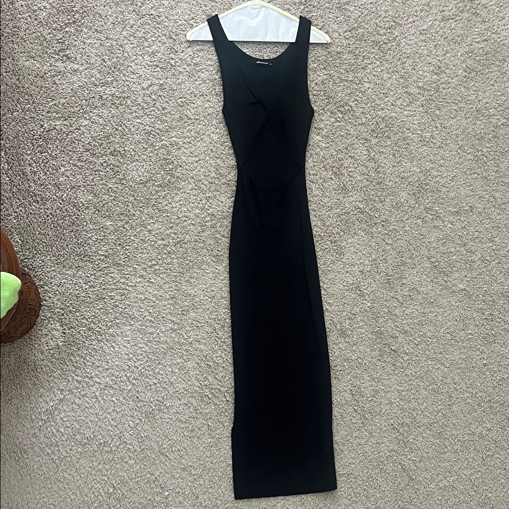 Elegant Black Sleeveless Dress